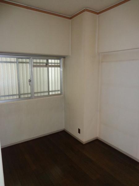Non-living room.  [Minato-ku, real estate buying and selling] 5.5 Pledge Western-style
