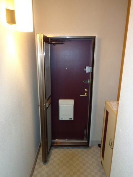Entrance.  [Minato-ku, real estate buying and selling] There are shoes BOX