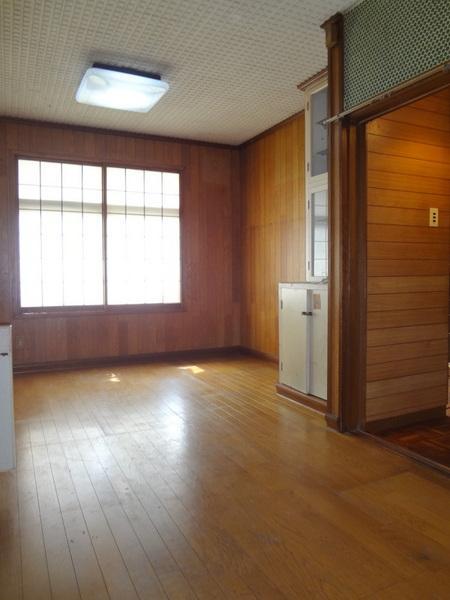 Living.  [Minato-ku, real estate buying and selling] living