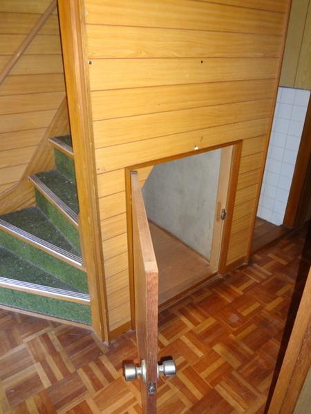 Receipt.  [Minato-ku, real estate buying and selling] Stairs under storage ☆ 