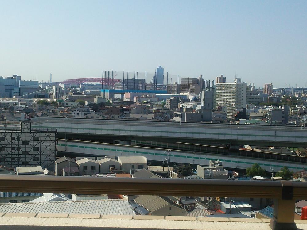 View photos from the dwelling unit. View from the site (October 2013) Shooting