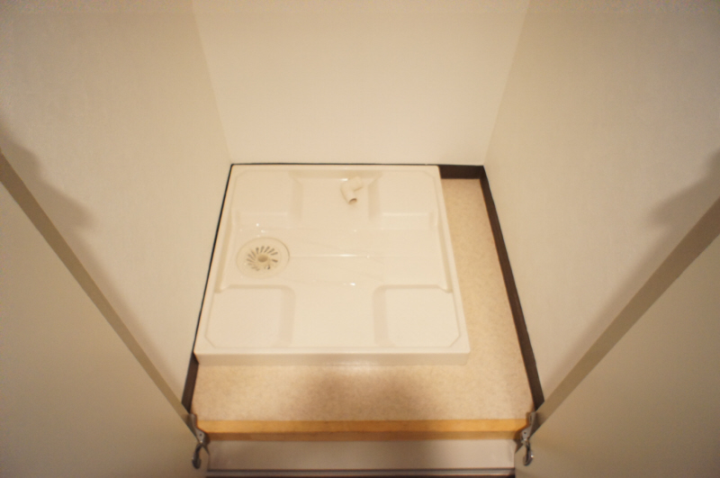 Other Equipment. Indoor laundry bread