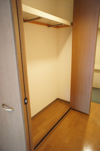 Receipt. Closet is also large.