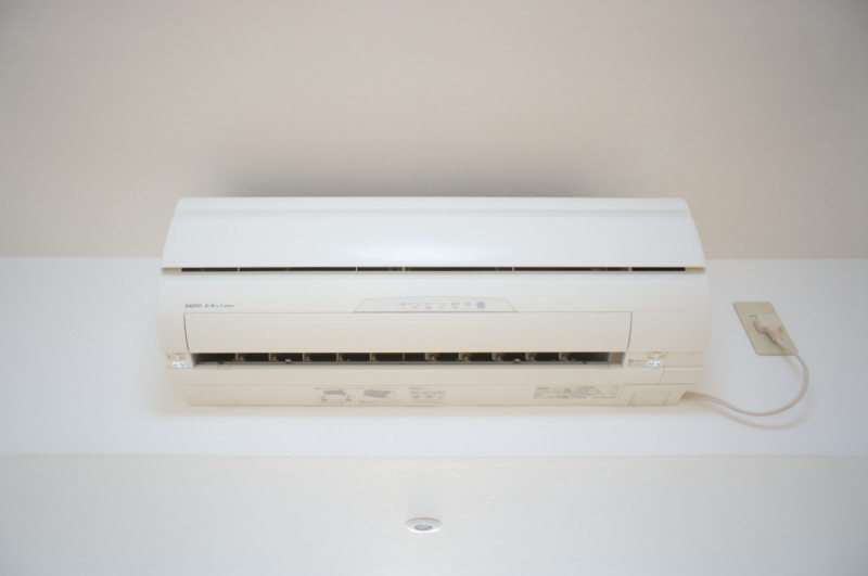 Other Equipment. Air conditioning, With lighting equipment