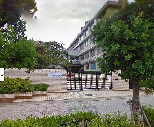 Junior high school. 591m to Osaka City harbor junior high school