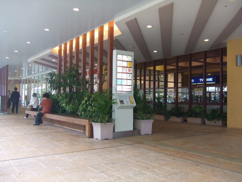 Shopping centre. 750m to cross City Bentencho (shopping center)