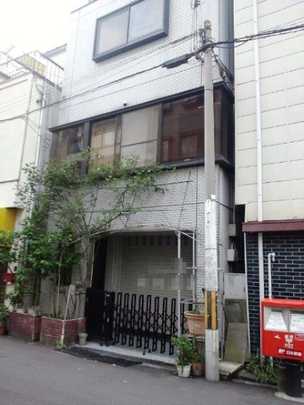 Local appearance photo. Steel 4-story