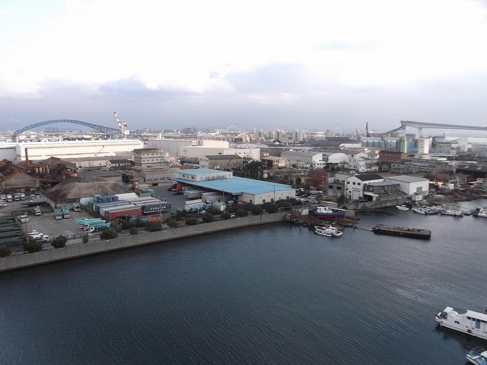 View photos from the dwelling unit. Local (12 May 2013) Shooting