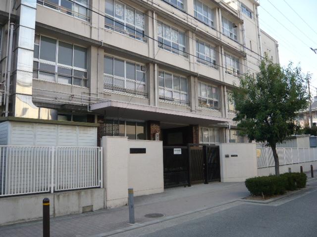 Primary school. Benten until elementary school 130m