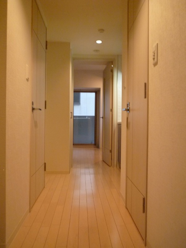 Other room space. Corridor