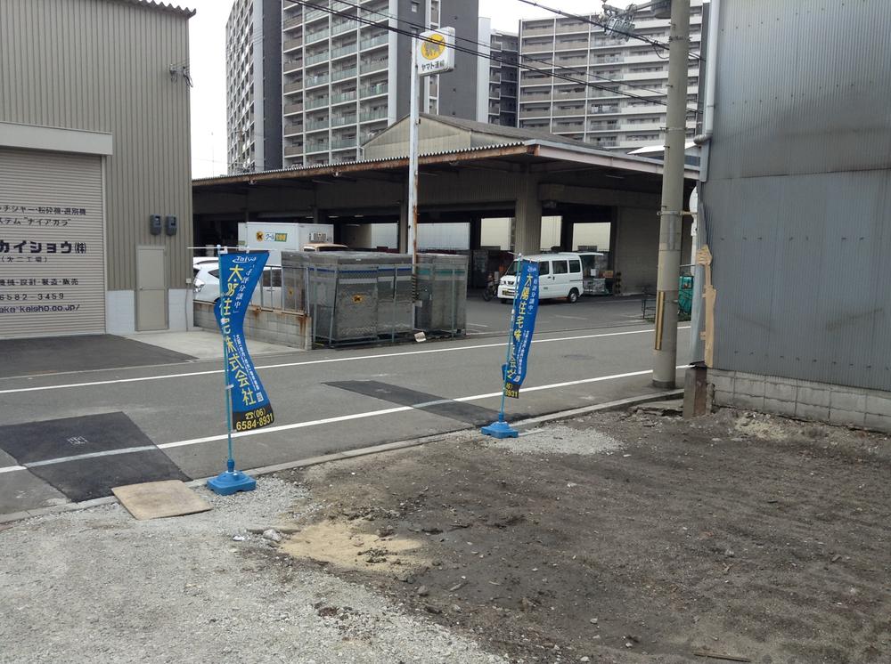 Local photos, including front road. Local (12 May 2013) Shooting