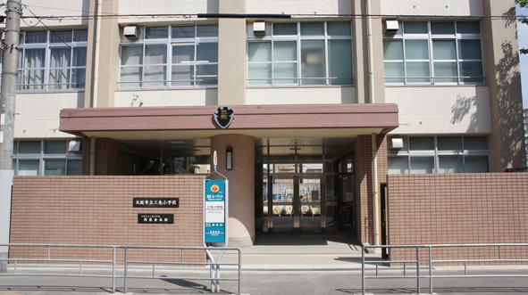 Primary school. 323m until the third destination elementary school