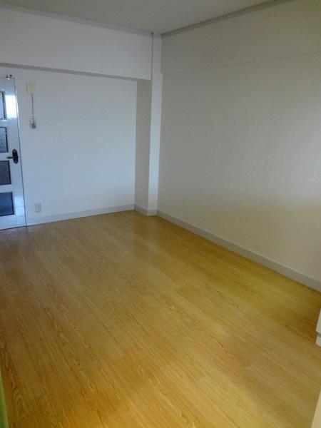Kitchen.  [Minato-ku, real estate buying and selling] DK8 Pledge