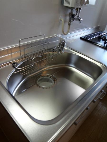 Kitchen.  [Minato-ku, real estate buying and selling] Shiny ~