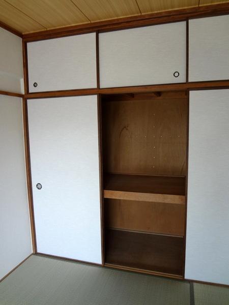 Receipt.  [Minato-ku, real estate buying and selling] Plenty of storage