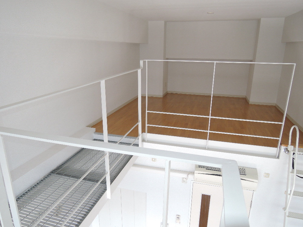 Other room space. loft