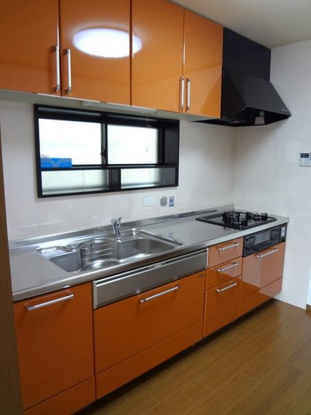 Kitchen.  [Minato-ku, real estate buying and selling] 3-neck system Gasukitchin