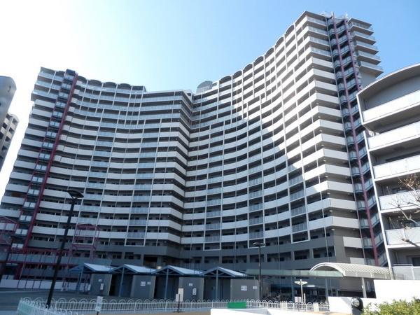 Local appearance photo.  [Minato-ku, real estate buying and selling] South-facing sun per good