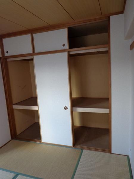 Receipt.  [Minato-ku, real estate buying and selling] Plenty of storage