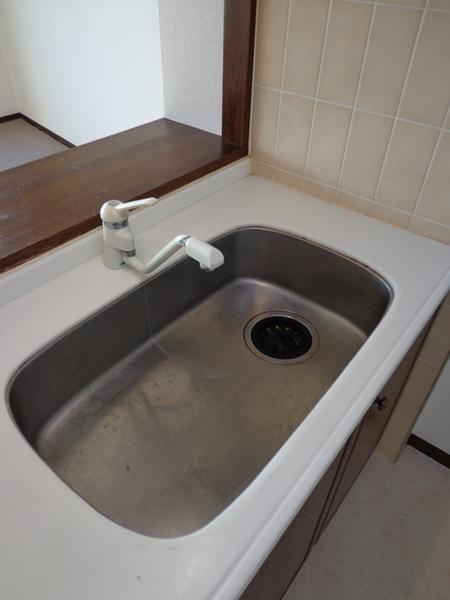 Kitchen.  [Minato-ku, real estate buying and selling] Shiny ~