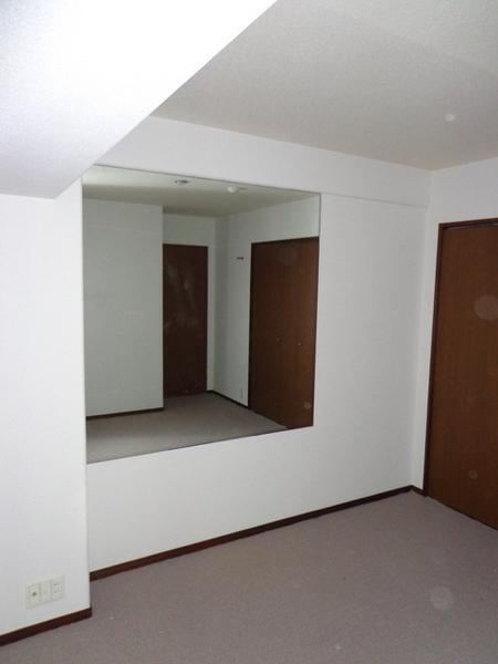 Non-living room.  [Minato-ku, real estate buying and selling] 6.7 Pledge Western-style