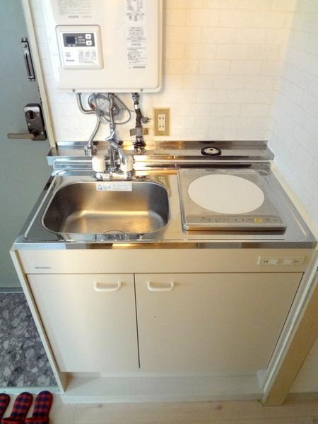 Kitchen.  [Minato-ku, rent] Easy dishes in the popular IH stove