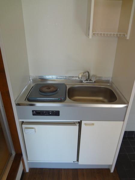 Kitchen.  [Minato-ku, rent] Compact kitchen