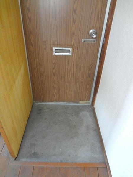 Entrance.  [Minato-ku, rent] Entrance of retro atmosphere