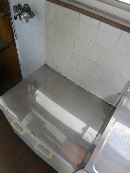 Kitchen.  [Minato-ku, rent] Two-burner gas stove can be installed