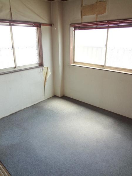 Other room space.  [Minato-ku, rent] The room is very bright