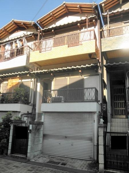 Local appearance photo. 3-story 4LDK