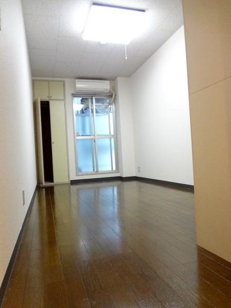 Living and room.  [Minato-ku, rent] Indoor classy