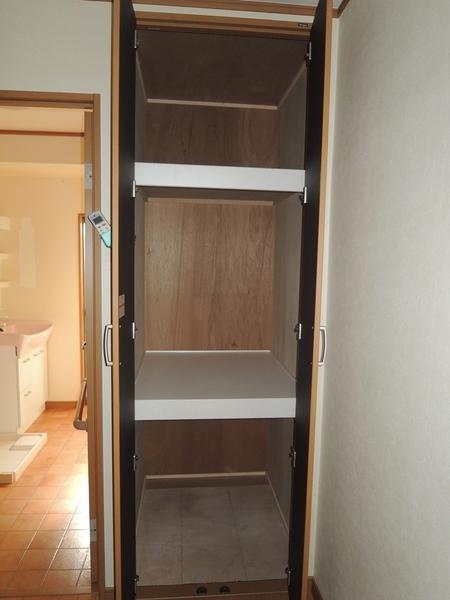 Receipt. Western-style 6 Pledge of CL. It is up to the ceiling.