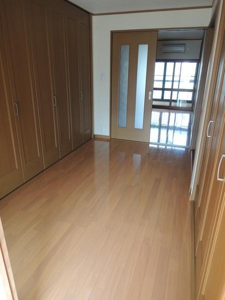 Non-living room. Second floor Western-style 4 Pledge. Big CL There are also two.