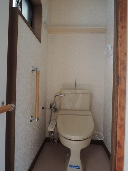 Toilet. Second floor of the toilet. With Washlet.