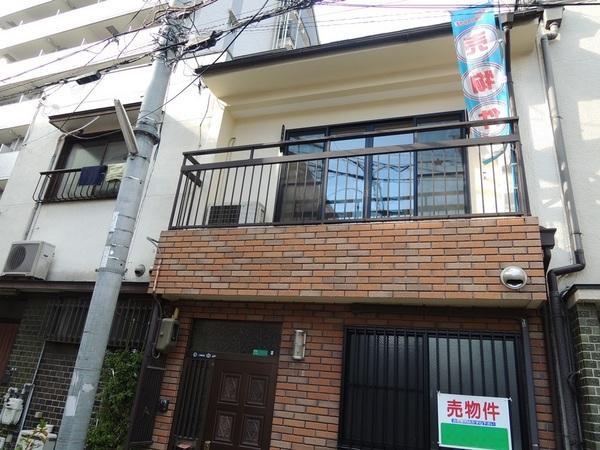 Local appearance photo. In the near Kyobashi Station, Spacious 2-story. I do not go out very much.