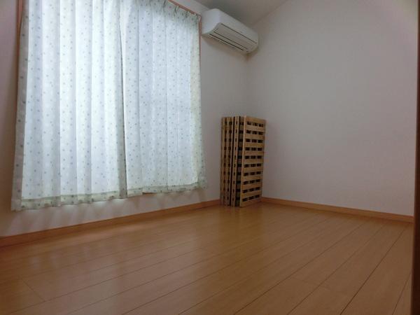 Non-living room. 3F Western-style 5 Pledge. Enter refreshing wind. 