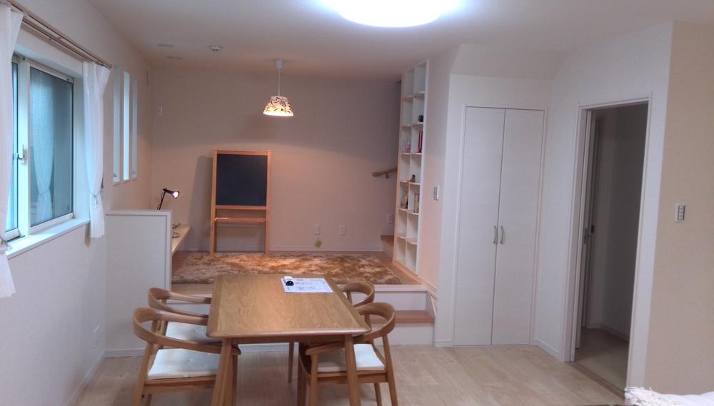 Other. Kids room is connected to the living room.