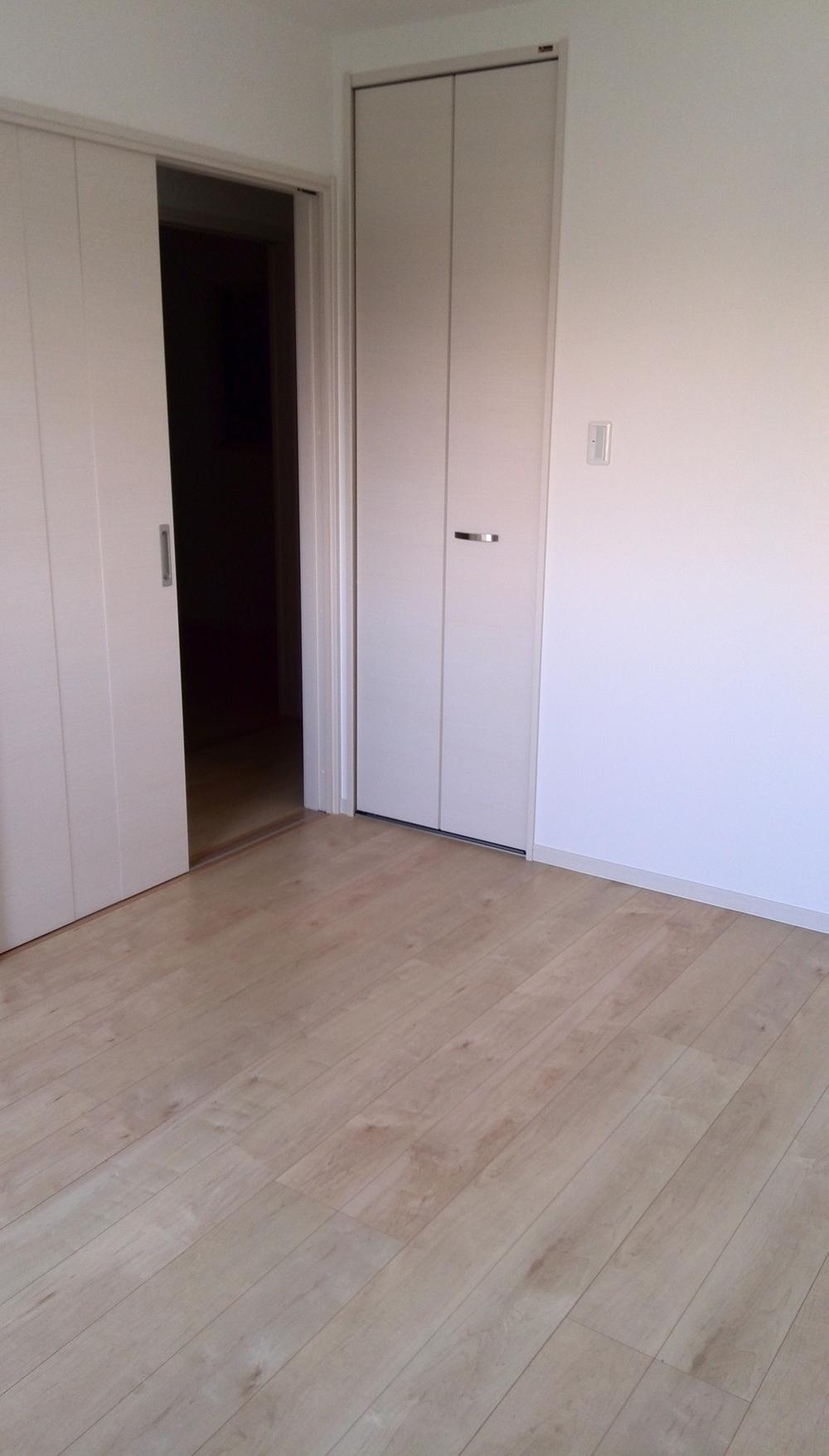 Other introspection. 2F all Western-style with storage.