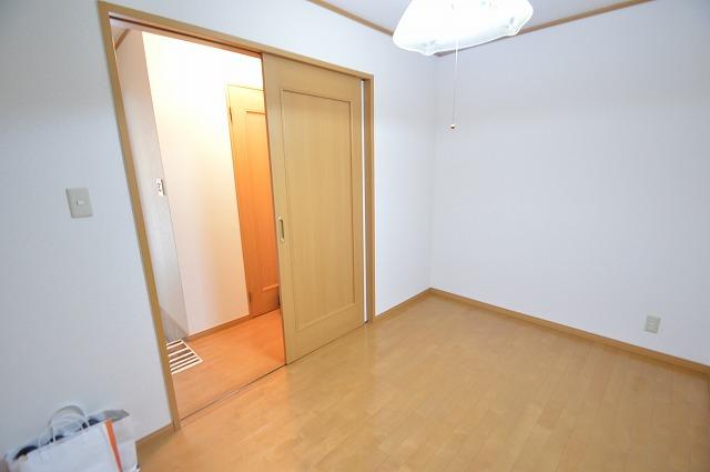 Other introspection. Western style room