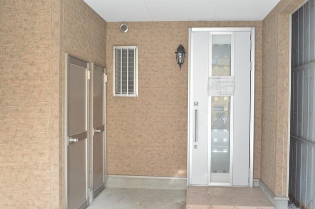 Entrance. Indoor (12 May 2013) Shooting