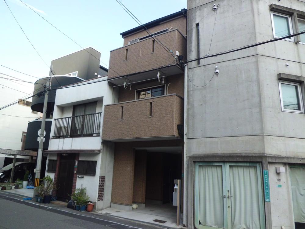 Local appearance photo