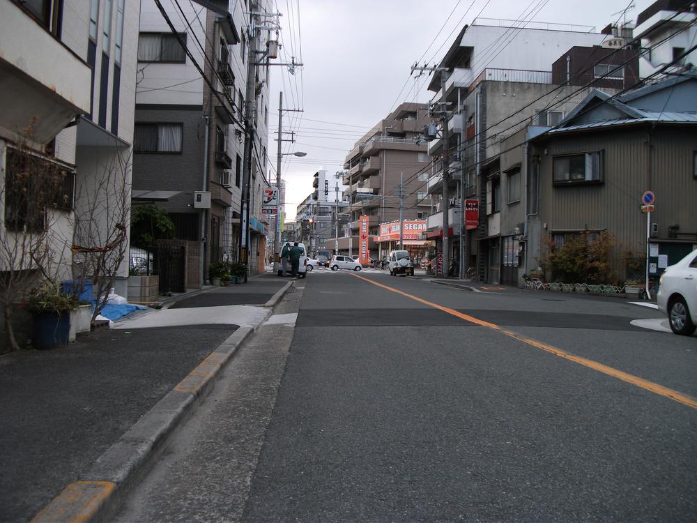 Local photos, including front road.  ◆ The entire surface of the road