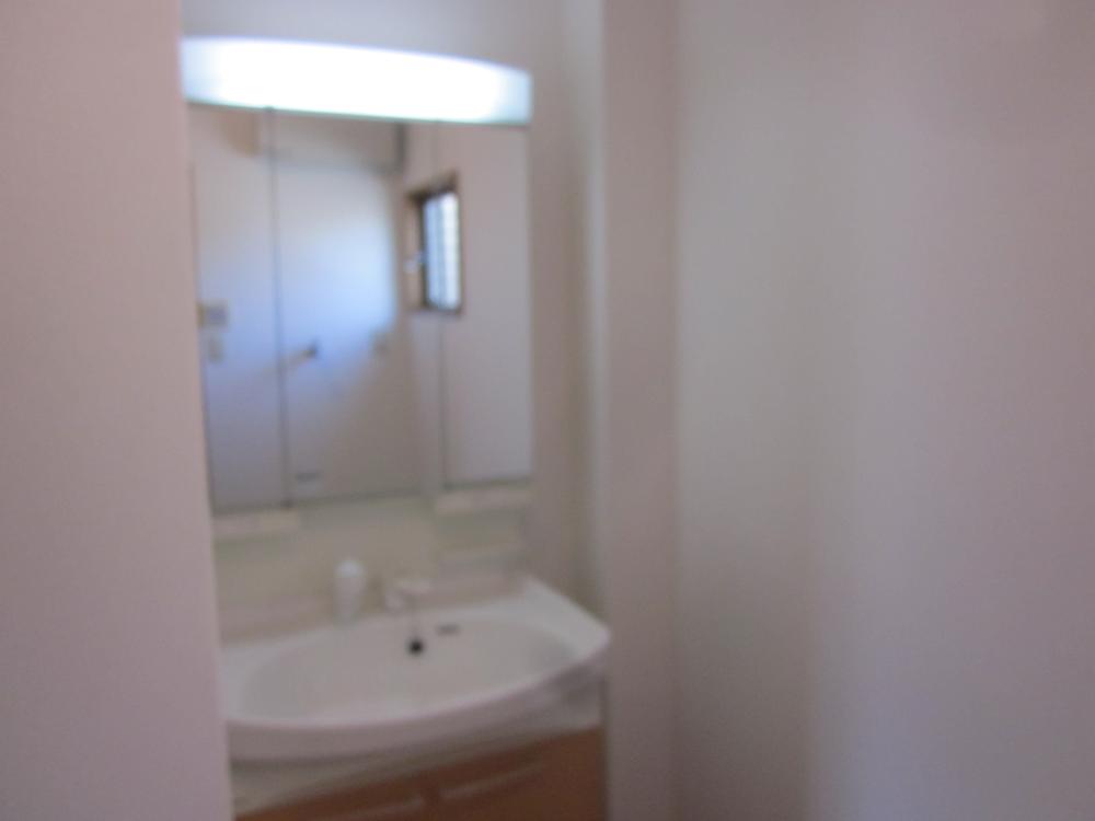 Wash basin, toilet. bathroom