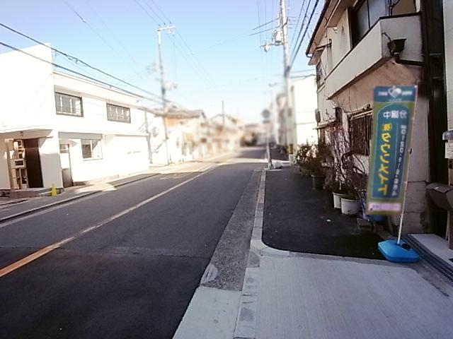 Local photos, including front road. Frontal road