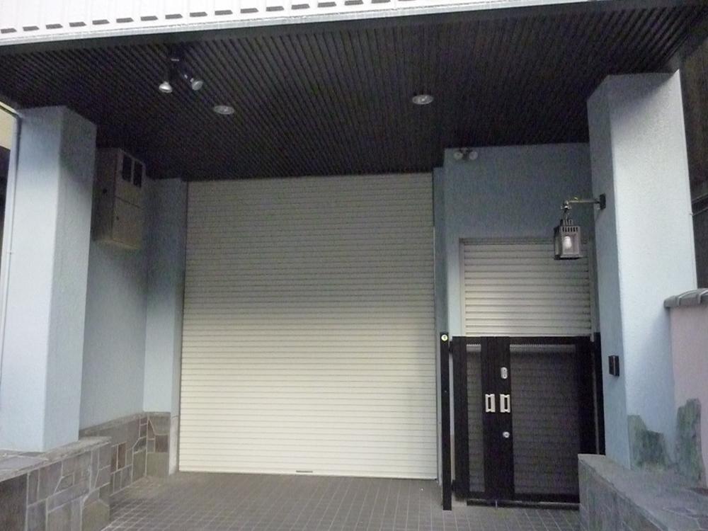 Entrance. Local (12 May 2013) Shooting Entrance is also worthy