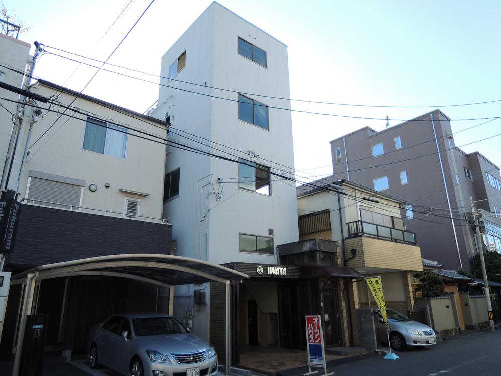 Local appearance photo