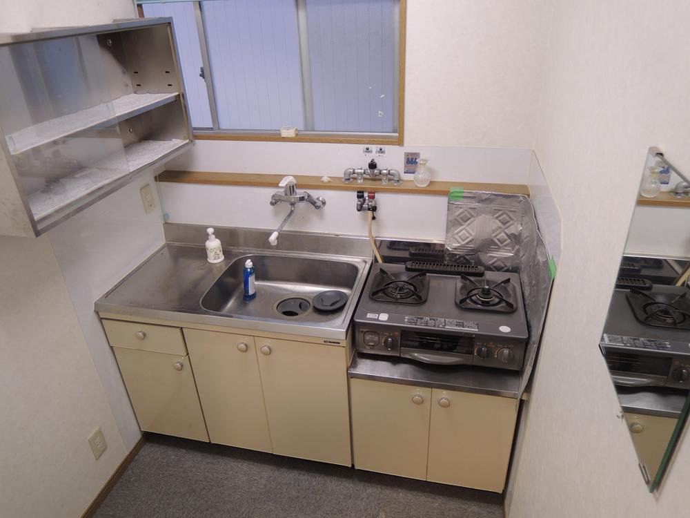 Kitchen. Second floor Hot water supply room