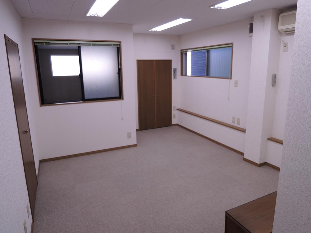 Non-living room. Second floor Office (8.9 quire)