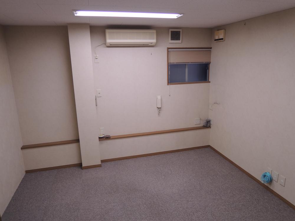 Non-living room. Second floor Drawing room (6.3 quire)